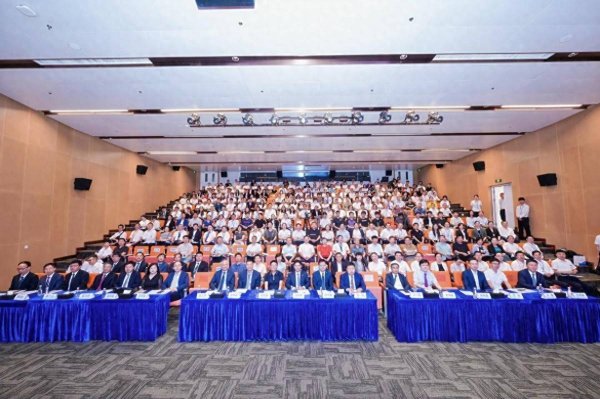 爱策略 武汉大学泰康临床学院2025年度学术会议暨肿瘤研究与转化医学学术研讨会成功举办