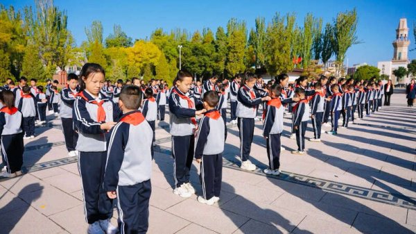 云操盘 宁夏银川举办少先队建队纪念日暨示范性入队仪式